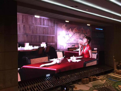 湖北省荆门市爱飞客小镇两块户内170平方P3全彩LED显示屏