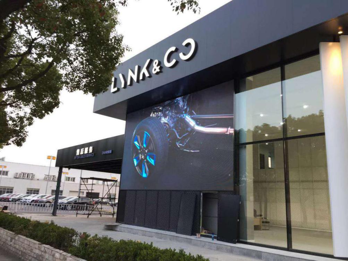 上海浦东新区通浮祥领克4S店40平方户外P8全彩LED显示屏